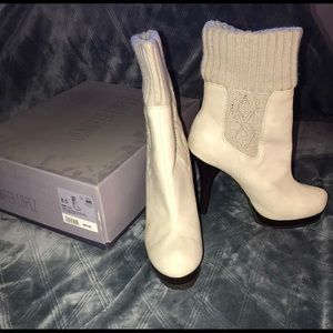 Jennifer Lopez Heels boots ivory